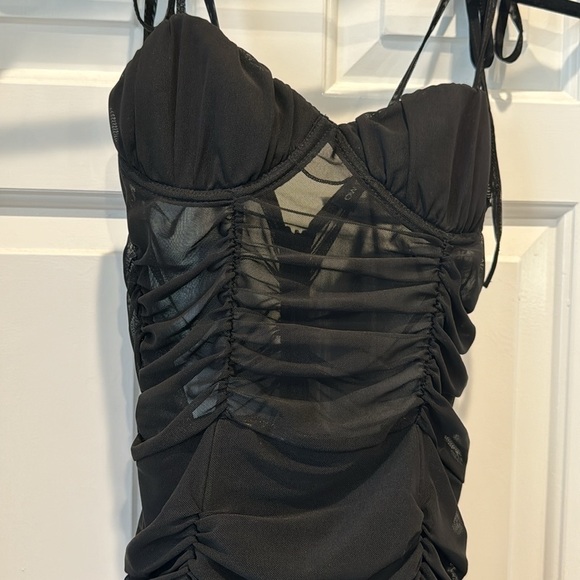 OW Collection Mini dress reformation sexy New Year’s Eve holiday - Picture 4 of 8